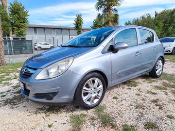 Opel Corsa 1.2 5 porte Cosmo