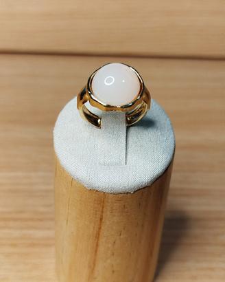 Anello regolabile dorato con pietra rosa 