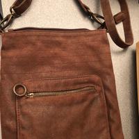 Borsa a tracolla scamosciata