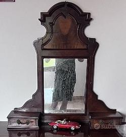 Specchiera anni '50 in noce con 2 cassettini