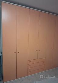 Armadio a 6 ante e comò