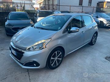 Peugeot 208 PureTech 82 5 porte Allure