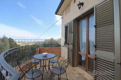 4 LOCALI A MOSCIANO SANT'ANGELO