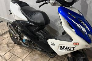 Yamaha aerox 50 cc (70) Prezzo poco trattabile