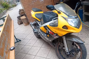 Suzuki gsx-r 600 k1 
