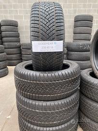 235 45 18 GoodYear 95% di battistrada