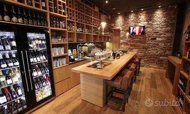 Via Cappello Centralissimo ampio negozio