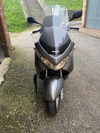 Moto Suzuki burgman 200