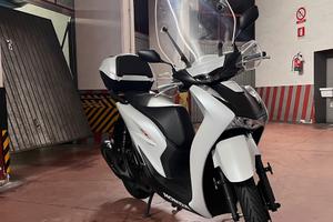 Honda SH 150i Sporty 2025 - 5.700km