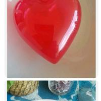 Scatola in plastica a forma di cuore 