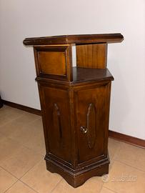 Mobiletto a forma esagonale in legno