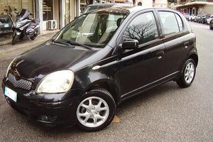 Toyota Yaris 1.0i 16V cat 5 porte NEOPATENTATI