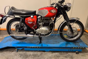 BSA A65 Lightning 650 c.c