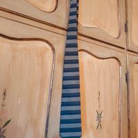 Cravatta Haans con motivo a righe orizzontali