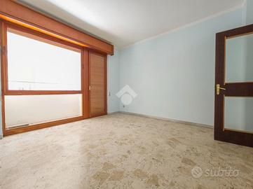 6 LOCALI A MANFREDONIA