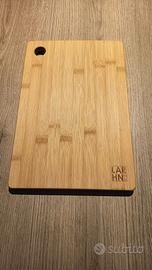 Tagliere in bambù rinnovato con piedini (22x33cm)
