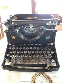 Macchina da scrivere Olivetti M40