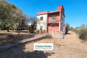 Via Cavaleri Magazzeni Terreno 1000Mq+100Mq Casa