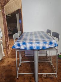 sgabelli e mensolone (tavolo) 