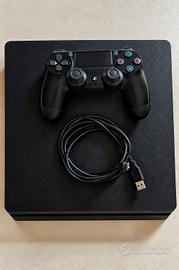 Ps4 slim usata +2 controller + 10 giochi