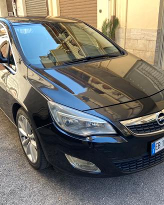Opel Astra J CDTi 1.7 110 cv Cosmo S