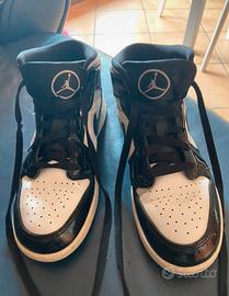 Scarpe Air Jordan 1 buanche e nere numero 36.5