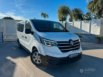 RENAULT TRAFIC 9 POSTI