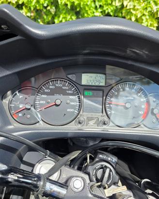 Honda Deauville NT 700 ABS, con solo  32.230 km