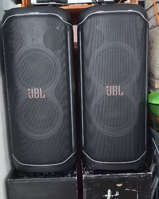 2 JBL Partybox Ultimate + Cover + sostegni + cavi