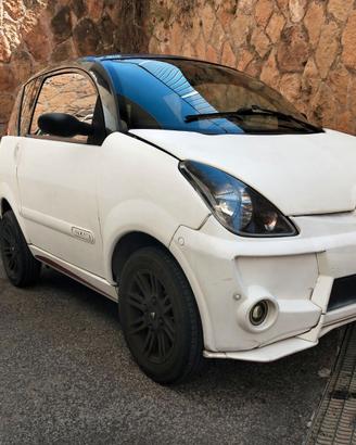 Aixam A721 - City bianco opaco metallizzato