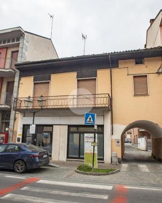 4 LOCALI A GENOLA