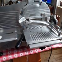 AFFETTATRICE PROFESSIONALE