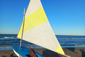 Piccola barca a vela deriva alpa skip