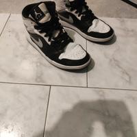 jordan 1 mid white Shadow 
