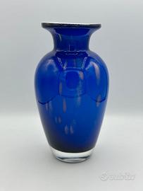 Vaso in vetro di murano blu