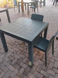 Sedie e tavoli per esterno