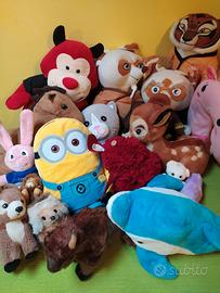 Peluches diversi, un borsone pieno, come nuovi
