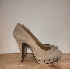 Scarpa con tacco in camoscio