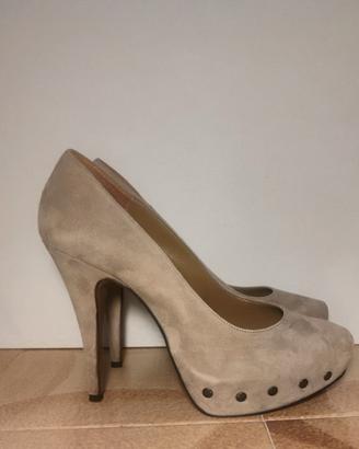 Scarpa con tacco in camoscio