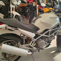Ducati Monster 600 dark