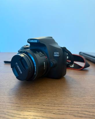 Canon EOS 1300D con 2 obiettivi