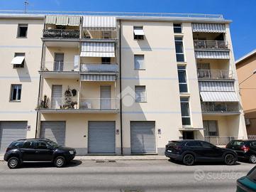 3 LOCALI A FOLLONICA