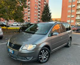 Volkswagen Touran 7 posti benzina 160.000km