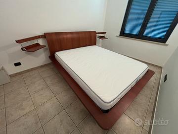 Letto matrimoniale. STRUTTURA + MATERASSO