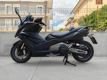 Kymco AK550
