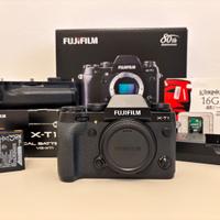 Fujifilm X-T1 con 2 batterie + VG-XT1 battery grip