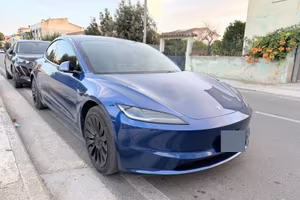 TESLA MODEL 3 HIGLAND PREMIUM