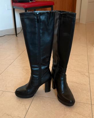 Stivali alti neri con plateau taglia 37