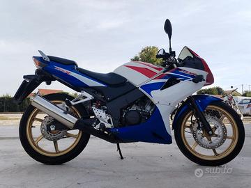 Honda CBR 125R – 125cc – 2013 – 7.000 km