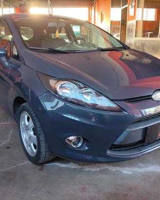 Ford Fiesta Titanium UNIPRO!!!!